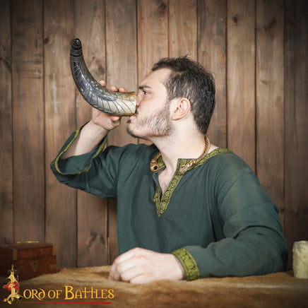 Driking horn with leaf design for pagan and celtic feasting and wedding