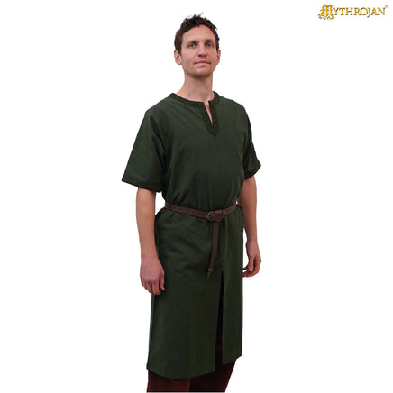 Long green tunic with riding slit