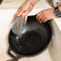 Renaissance reenactor pot scrubber