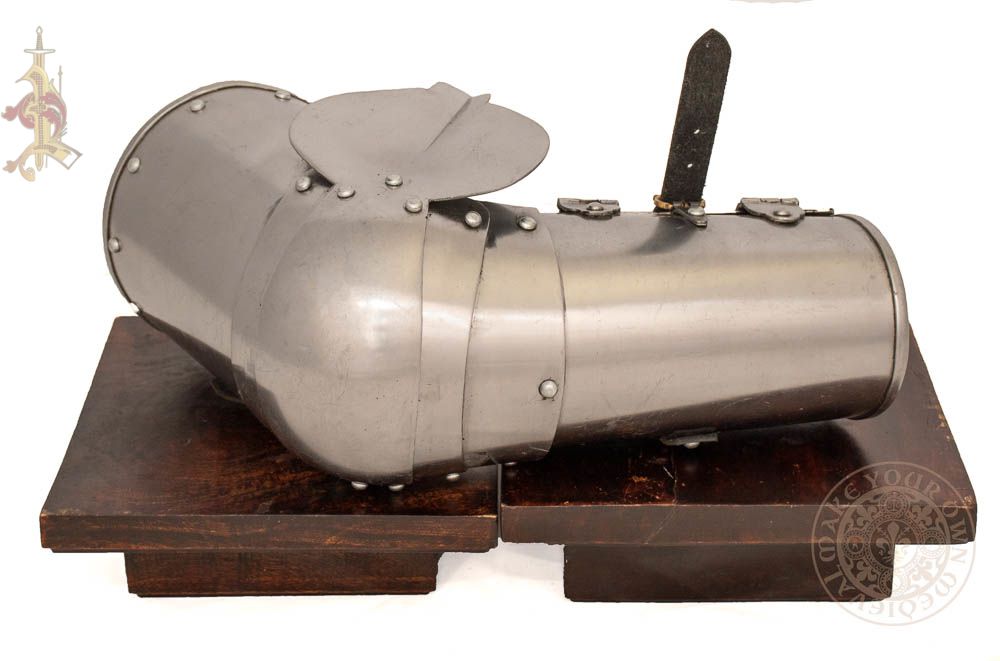 14th century arm harness medieval reenactment plate armour