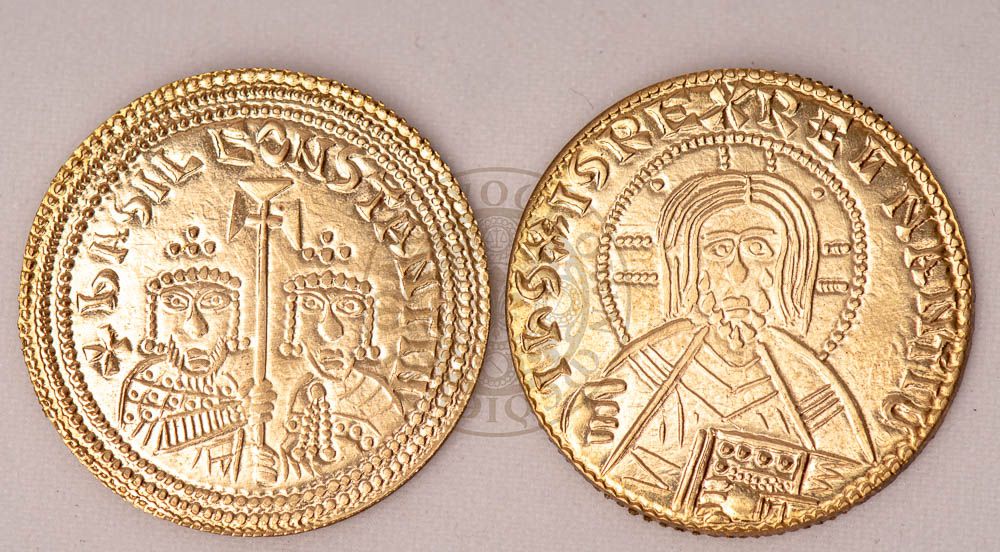 Byzantium Basil II Nomisma Histamenon Coin (1005-1025)