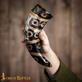 Drinking horn lines and circles