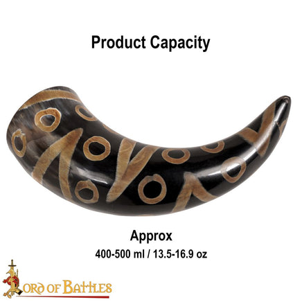Drinking horn with design