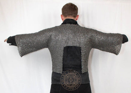 Joined Sleeve and Voiders chainmail armour