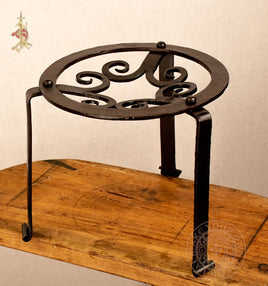 Medieval cooking tripod