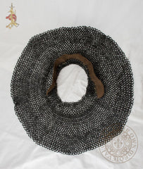 Riveted aventail chainmail armour