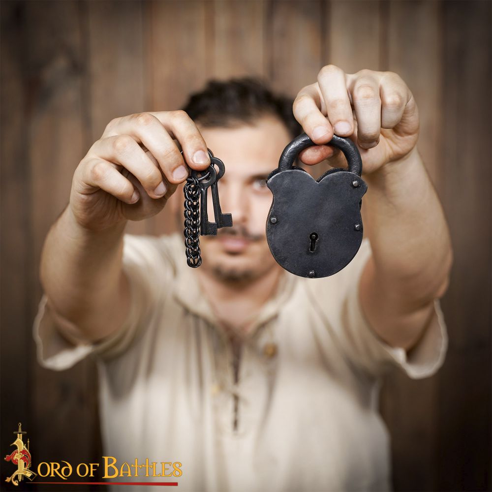 Functional Medieval / Pirate Padlock with two keys | Make Your Own Medieval