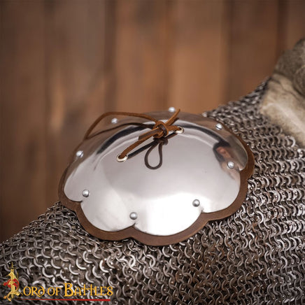 reenactment 14th century shoulder armour reproduction from Wisby
